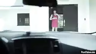 يعلم أخته النيك الخلفي