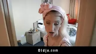 جنس فندقي شهواني: جلسة إكس إكس إكس عامة لزوجين هاويين