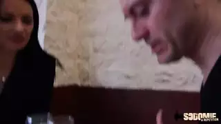 جميلة المؤخرة الظريفة تتوق لتفانيك الجنسي الصريح