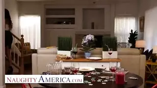 شقراء وقحة تطلب لسانًا على بظرها
