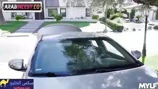خيال زوجة الأب: فعل جنسي قاسي في السوق العام