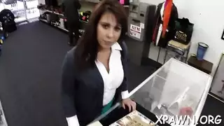 المرأة تلدو وتصرح