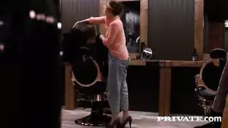 الأخت العاهرة تطلب الجنس الخشن والسائل المنوي