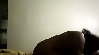 سيسي يُهيمن عليه ويُضاجع من قبل ملكة ذات مؤخرة كبيرة