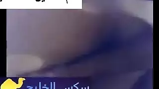 زبون يدفع مقابل ممارسة جنس عنيف مع عاهرة شابة مستعدة