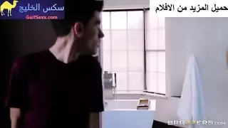 سكس حصري زوجة الأب: الابن ينيك كسها المشعر بقوة