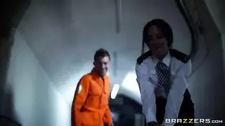 ‫بورنو سوداني: ركوب جامح عكسي للفارسة وأنين‬