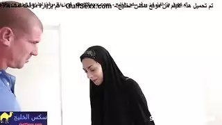 جنس متعلم: زوجة محجبة تتوق لضربة واجب منزلي