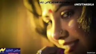 فتاة هندية ساخنة تتعرى للجماع البطيء والشهواني