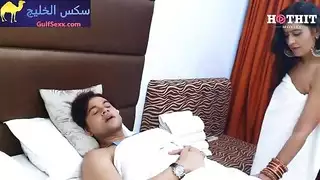 من الملابس التقليدية إلى العري: خيال جنسي هندي إباحي