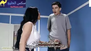 جوردي يُراقب وهو ينيك مهبلها الضيق