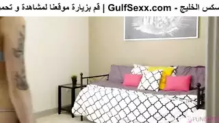 تأديب المراهقة المشاغبة: جنس فموي عميق ووضعية كلابية قاسية