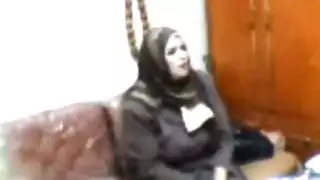 سكس جامح في المكتب مع تاتا الجزائرية تتعرض للنيك
