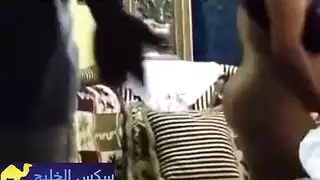 سكس مصري عنيف: من مداعبة الثدي الحسية إلى الاختراق العميق