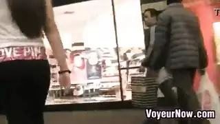 حركة استمناء مراهقة: ضخ واستخراج المني