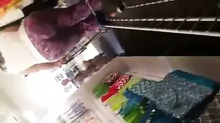 علاقة ثلاثية عنيفة: أنبوب إباحية دادي يمارس الجنس بقوة مع الزوجين