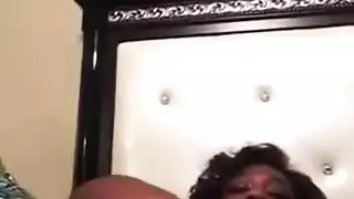 نيك مجرفة عنيف: إباحية كلابية بالجوارب