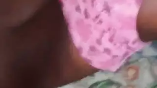 مشهد تدليك صريح لمهبل مراهقة نيجيرية حليق