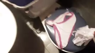 مقص سحاقي سمراء: حلو وقذر في العمل