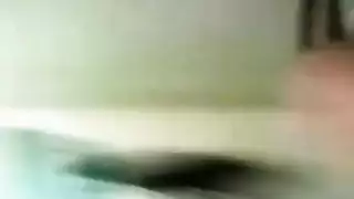 تدلل قدام حبيبها ليهيج عليها