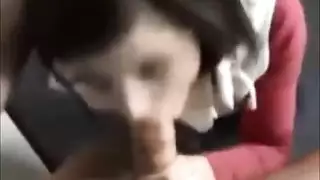 تعري هواة شاب ينتهي بجنس عنيف