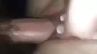 حفلة جنس في المطبخ: أفضل صديق يضرب فتاة قرنية يومياً