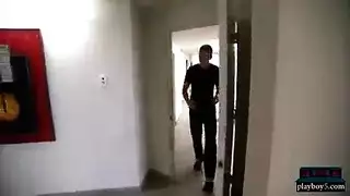 زنجي مع شقراوا