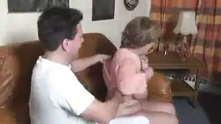 رجل يمص ذب