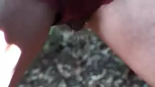 سمراء متفجرة تتعرض لوضعية الكلب العنيفة ثم الخضوع بالأقدام