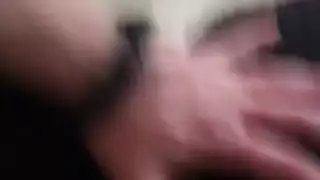عاملة متجر عاهرة تأتي للعمل الإباحي