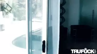 deep throat لزوج الأم قبل بلع السائل المنوي