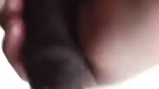 ميلف رايلي ريد تمتلئ بقضيب مراهق في سريرها الزوجي