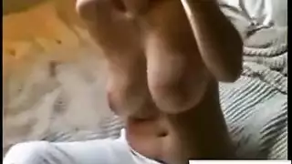 فرسه تروح لشاب يفشخها نياكه وتصوت والواد يدخله بعنف فيه