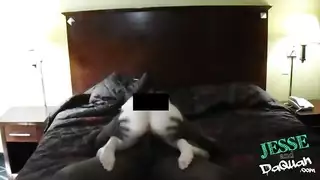 انتهى الفحل الأسود لكن زملائه لا يزالون متعطشين