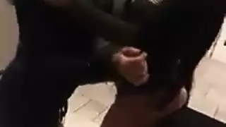 سحاقيات عاهرتان تستثاران بشدة