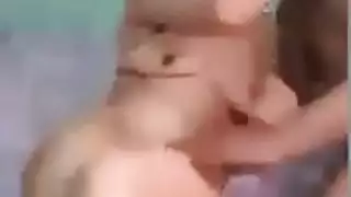 مثلث جنسي مكثف مع إيلاج عميق ولعق طيز متحمس