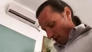 خيال تطفلي سحاقي: نساء يشاهدن فرجي المبلل