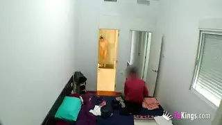 ارتباط عبر الإنترنت يؤدي إلى نيك كلبي مكثف