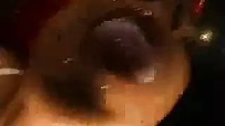 نيك عنيف على الوجه ينتهي بفم مليء بالسائل المنوي الساخن