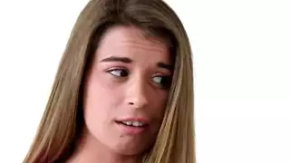 نجمت البورن روزي تختنق على قضيب كبير