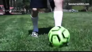 سيدة أكبر سناً ذات أثداء ضخمة في مشهد بورن كامل