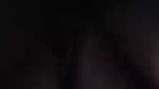 قذف المني بين فلقتي طيز سمراء كبيرة ويلعب في بظرها وتجيب شهوتها