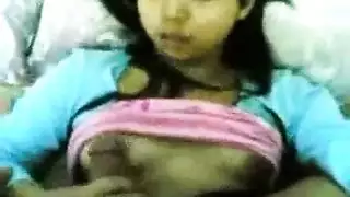 خيال إباحي: نائمة لكنها تتوق لجنس قاسي
