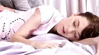 ليلة العروس الأولى وبدايتها الإباحية مع جنس عنيف