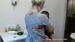 ركوب شرجي عميق بدفعات عدوانية