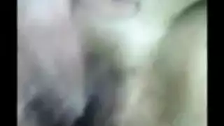 جنس تبتي قوي: شفاهها تبتلع كل سنتيمتر