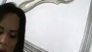 آسيا خنثى الحمام