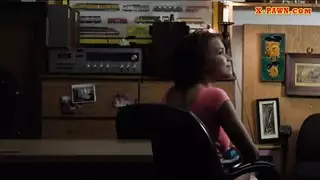 لا تستطيع دفع الإيجار؟ مارس الجنس مع جارتك السمراء