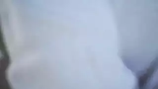 واجب زوجي إباحي: زوج مثار يضاجع زوجته مرتدية ملابس داخلية زرقاء