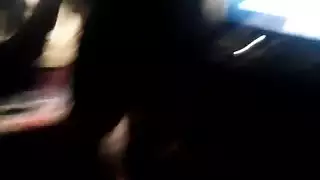 من الشارع إلى الفراش: سائق التاكسي يضرب فرج كلو حتى تصرخ من القذف